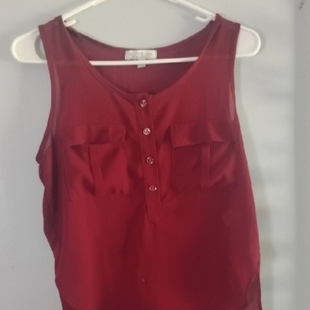 Active USA Red Sleeveless Ruffled Tank Top
